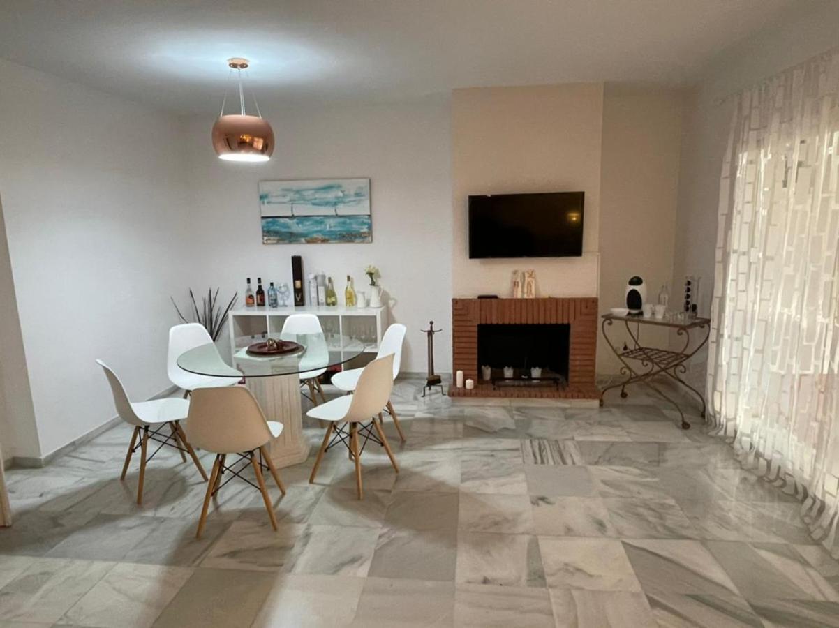 Amazing Apartment For Families Up To 6 Persons Benalmadena Exterior photo